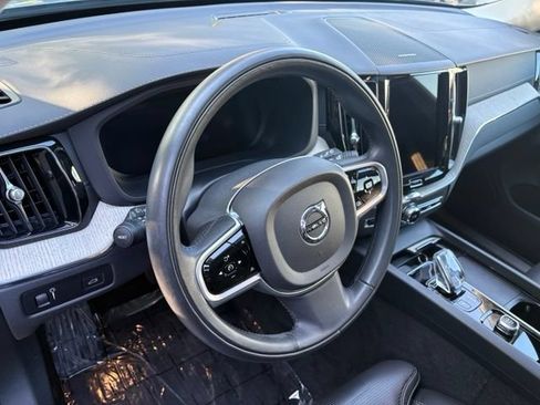 Used 2022 Volvo XC60 B5 Inscription w/ Climate Package AWD/4WD image 8