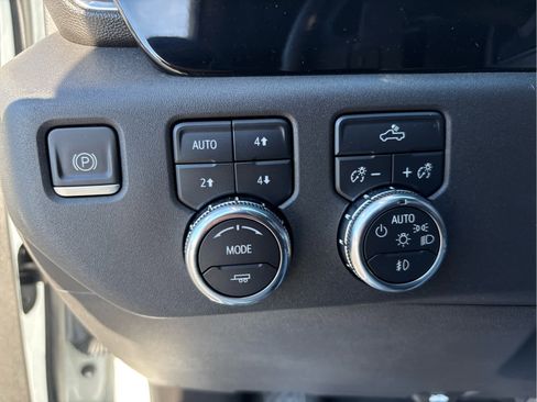 Used 2023 GMC Sierra 1500 Elevation image 24