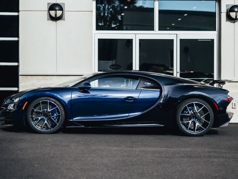 Used 2020 Bugatti Chiron image 35