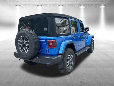Used 2024 Jeep Wrangler Unlimited Sahara AWD/4WD image 7