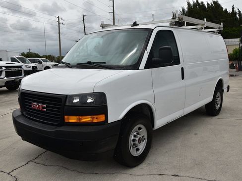Used 2020 GMC Savana 2500 w/ Enhanced Convenience Package RWD image 3