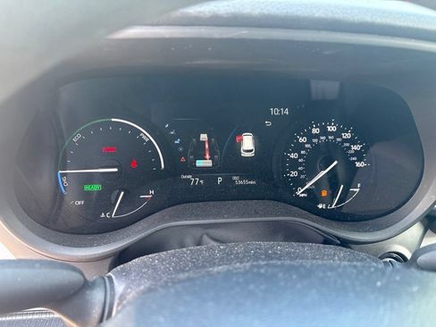Used 2025 Toyota Sienna LE FWD image 14