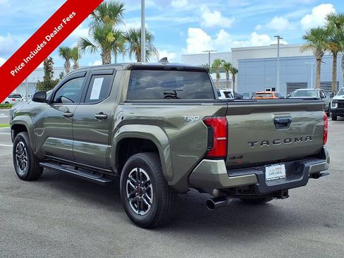 Used 2025 Toyota Tacoma TRD Sport AWD/4WD image 5