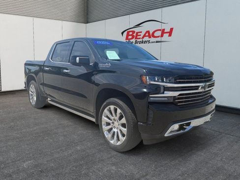 Used 2021 Chevrolet Silverado 1500 High Country w/ Technology Package AWD/4WD image 3