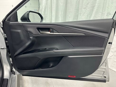 Used 2025 Toyota Camry LE image 57