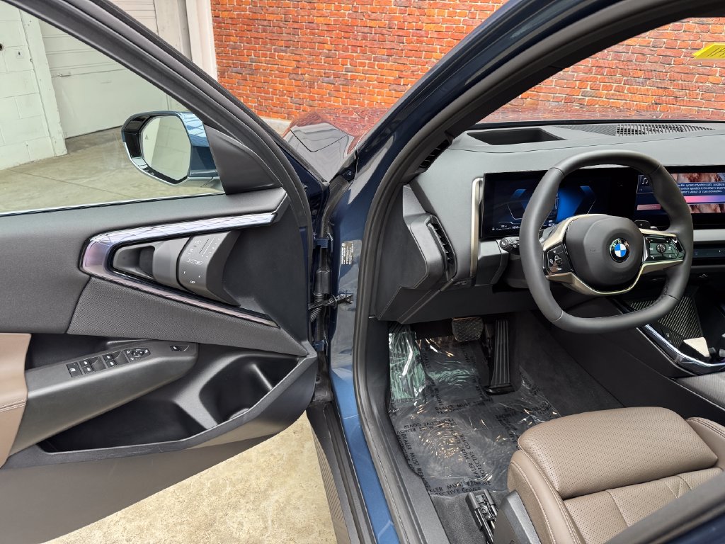 Certified 2025 BMW X3 xDrive30i w/ Premium Package AWD/4WD image 9