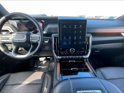 Used 2025 GMC Yukon Denali image 19
