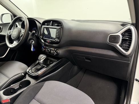 Used 2022 Kia Soul LX w/ Technology Package image 25