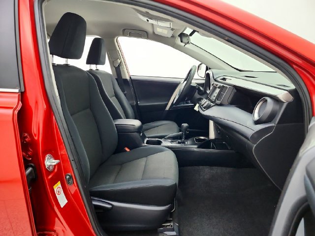 Used 2017 Toyota RAV4 LE w/ Carpet Mat Package AWD/4WD image 18