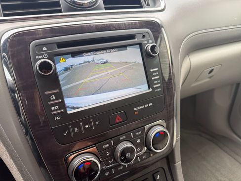 Used 2017 Buick Enclave Leather w/ Trailering Package image 18