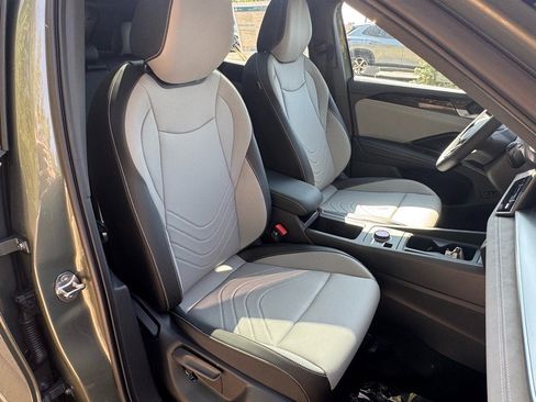 New 2025 Volkswagen Tiguan SE R-Line image 12