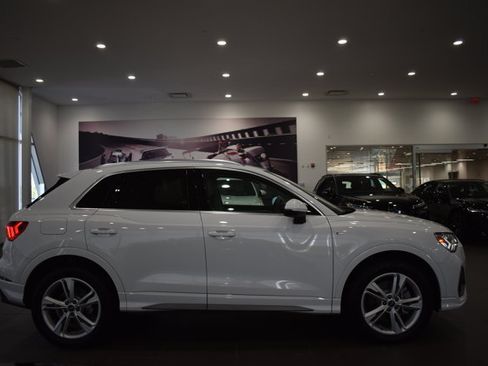 Used 2023 Audi Q3 2.0T Premium Plus w/ Premium Plus Package AWD/4WD image 8