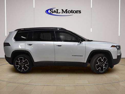 New 2026 Jeep Cherokee Overland w/ Trailer Tow Group AWD/4WD image 8
