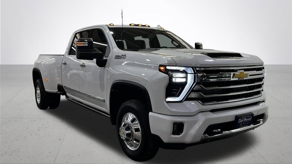 Used 2024 Chevrolet Silverado 3500 High Country w/ High Country Premium Package AWD/4WD image 7