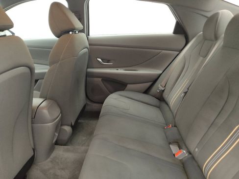 Used 2025 Hyundai Elantra Sport FWD image 18