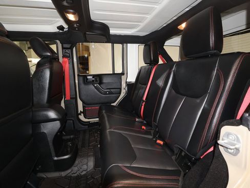 Used 2017 Jeep Wrangler Unlimited Rubicon image 22