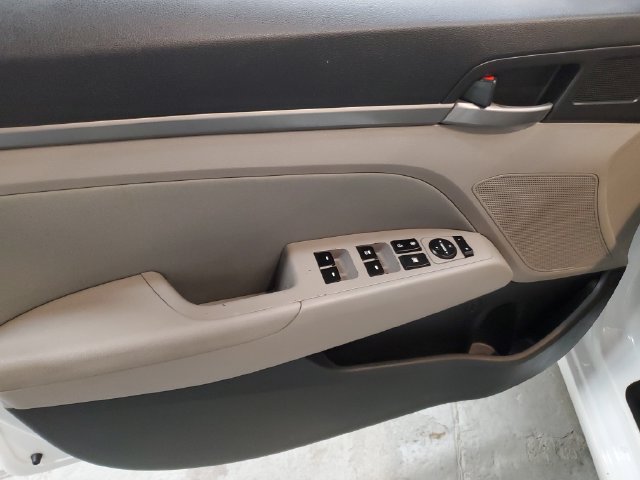 Used 2017 Hyundai Elantra SE FWD image 12