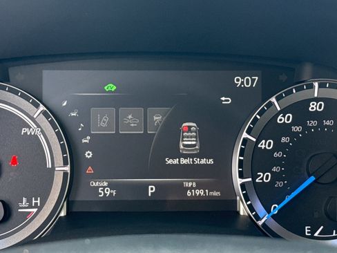 Used 2023 Toyota Highlander LE image 17