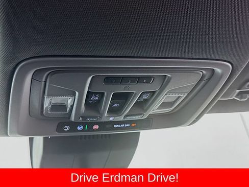 Used 2026 GMC Sierra 1500 Denali w/ Denali Reserve Package AWD/4WD image 17