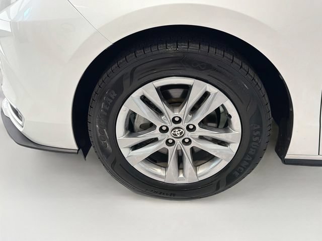 Used 2025 Toyota Sienna Limited AWD/4WD image 25
