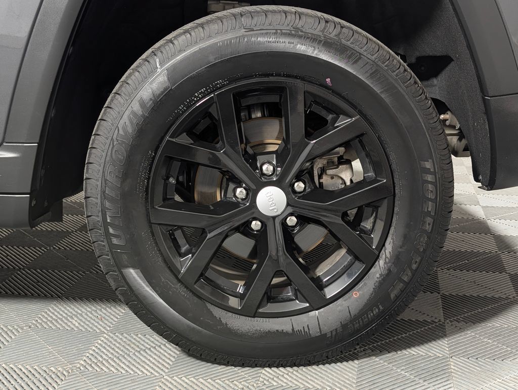 Used 2022 Jeep Grand Cherokee Limited RWD image 27