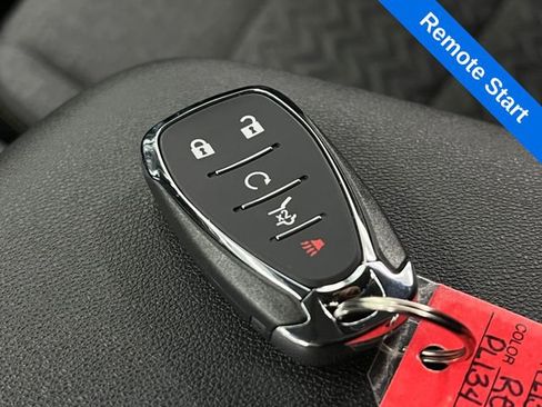 Used 2023 Chevrolet Equinox LT image 2