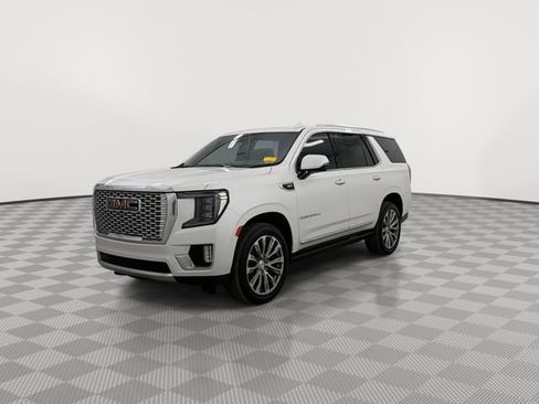 Used 2021 GMC Yukon Denali w/ Denali Premium Package image 4