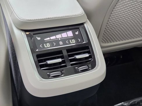 Used 2023 Volvo XC90 B6 Plus w/ Protection Package Premier AWD/4WD image 17