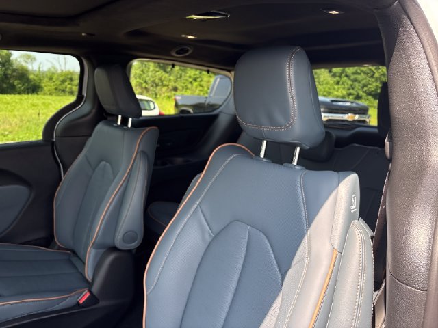 New 2027 Chrysler Pacifica Pinnacle w/ Theater Group AWD/4WD image 24