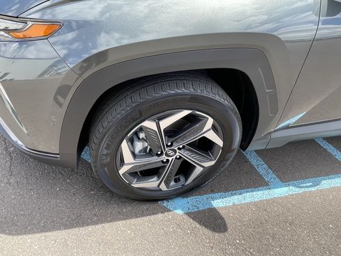 Certified 2024 Hyundai Tucson Limited AWD/4WD image 9