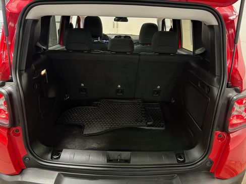 Used 2022 Jeep Renegade Latitude w/ Sun/Sound Group image 10