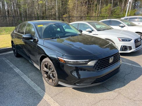 Used 2025 Honda Accord SE image 3