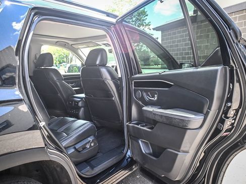 Used 2024 Honda Pilot Touring image 15