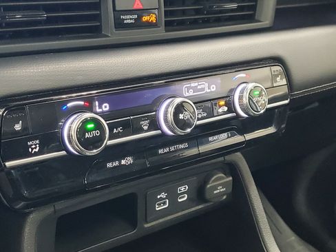 Certified 2024 Honda Pilot Touring image 38