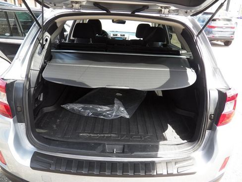 Used 2017 Subaru Outback 2.5i Premium AWD/4WD image 13