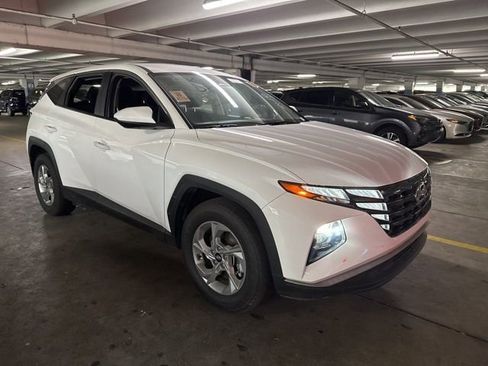 Used 2024 Hyundai Tucson SE FWD image 2