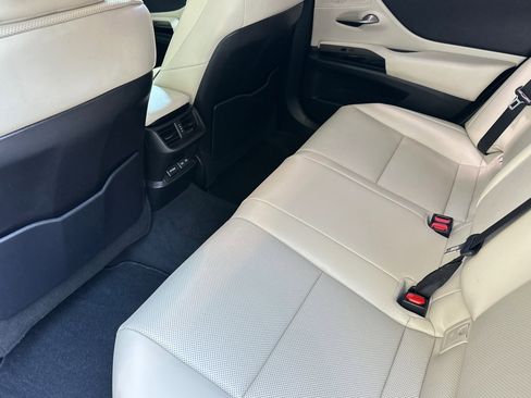 Certified 2023 Lexus ES 300h w/ Premium Package FWD image 27