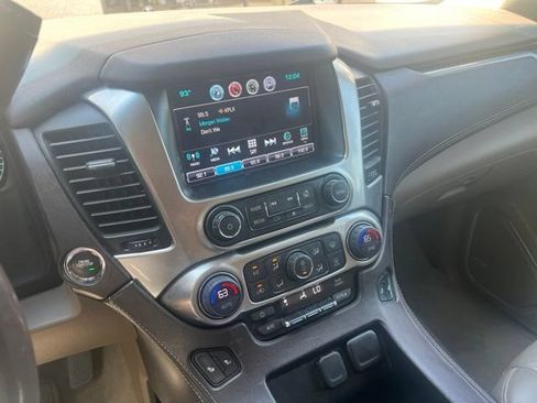 Used 2018 Chevrolet Tahoe LT w/ Luxury Package RWD image 12
