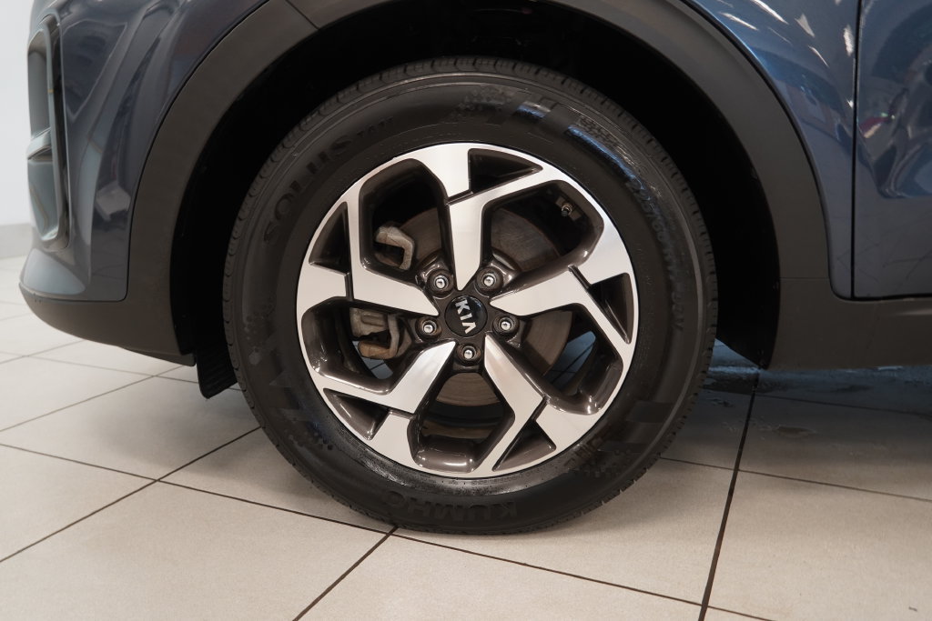 Used 2021 Kia Sportage LX FWD image 15