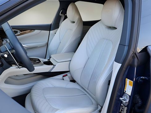 Used 2025 Aston Martin DBX 707 AWD/4WD image 11