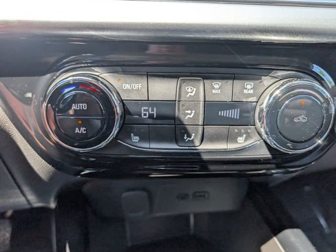 Certified 2025 Chevrolet Trax LT w/ Driver Confidence Package FWD image 26