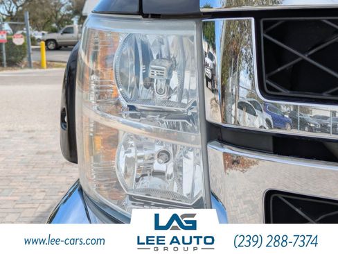 Used 2013 Chevrolet Silverado 2500 LT w/ Custom Sport Truck Package AWD/4WD image 8