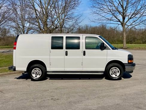 Used 2024 GMC Savana 2500 w/ Driver Convenience Package image 8
