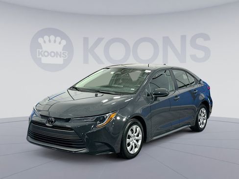 Used 2024 Toyota Corolla LE image 1