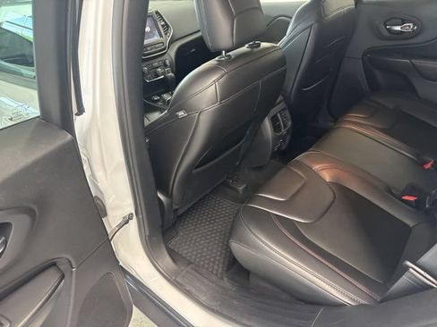 Used 2019 Jeep Cherokee Trailhawk w/ Cold Weather Group AWD/4WD image 22
