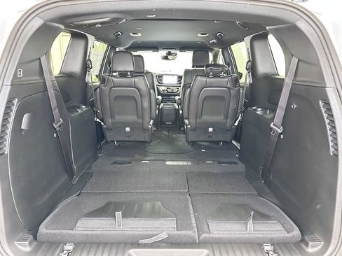 New 2026 Chrysler Pacifica Select image 18