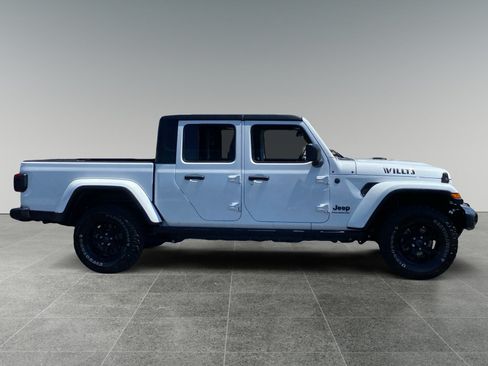 Used 2024 Jeep Gladiator Sport AWD/4WD image 6