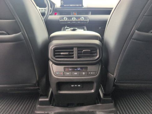 Used 2025 Honda Pilot EX-L image 33