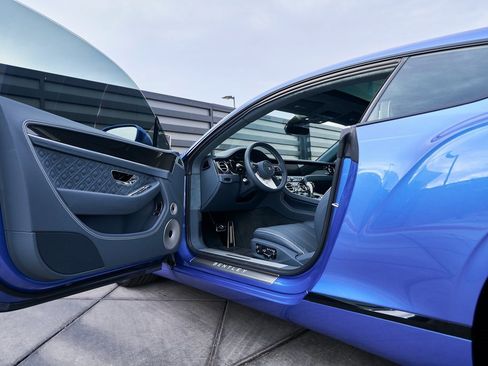 Used 2023 Bentley Continental GT Azure image 26