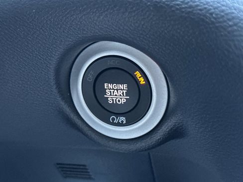 New 2026 Chrysler Voyager LX image 23